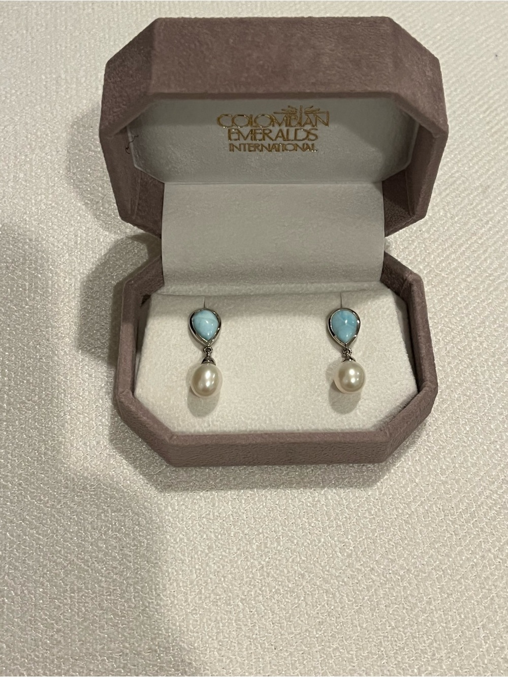 Blue Turquoise (Larimer) and Pearl Pendant Necklace & Earrings Set - Picture 2 of 10